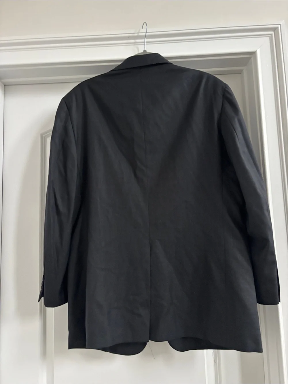 Men's Classic Black Two-Button Suit Blazer
